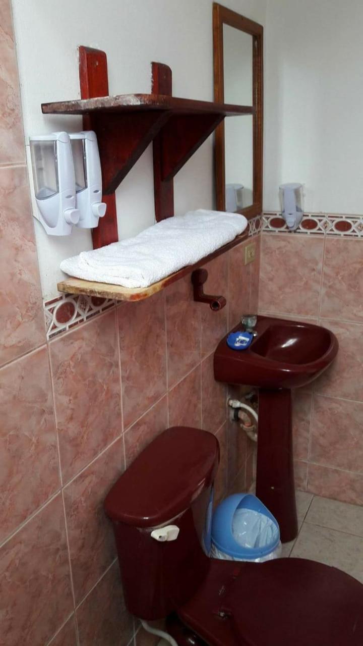 Hospedaje Sarita Puerto Villamil Exterior foto