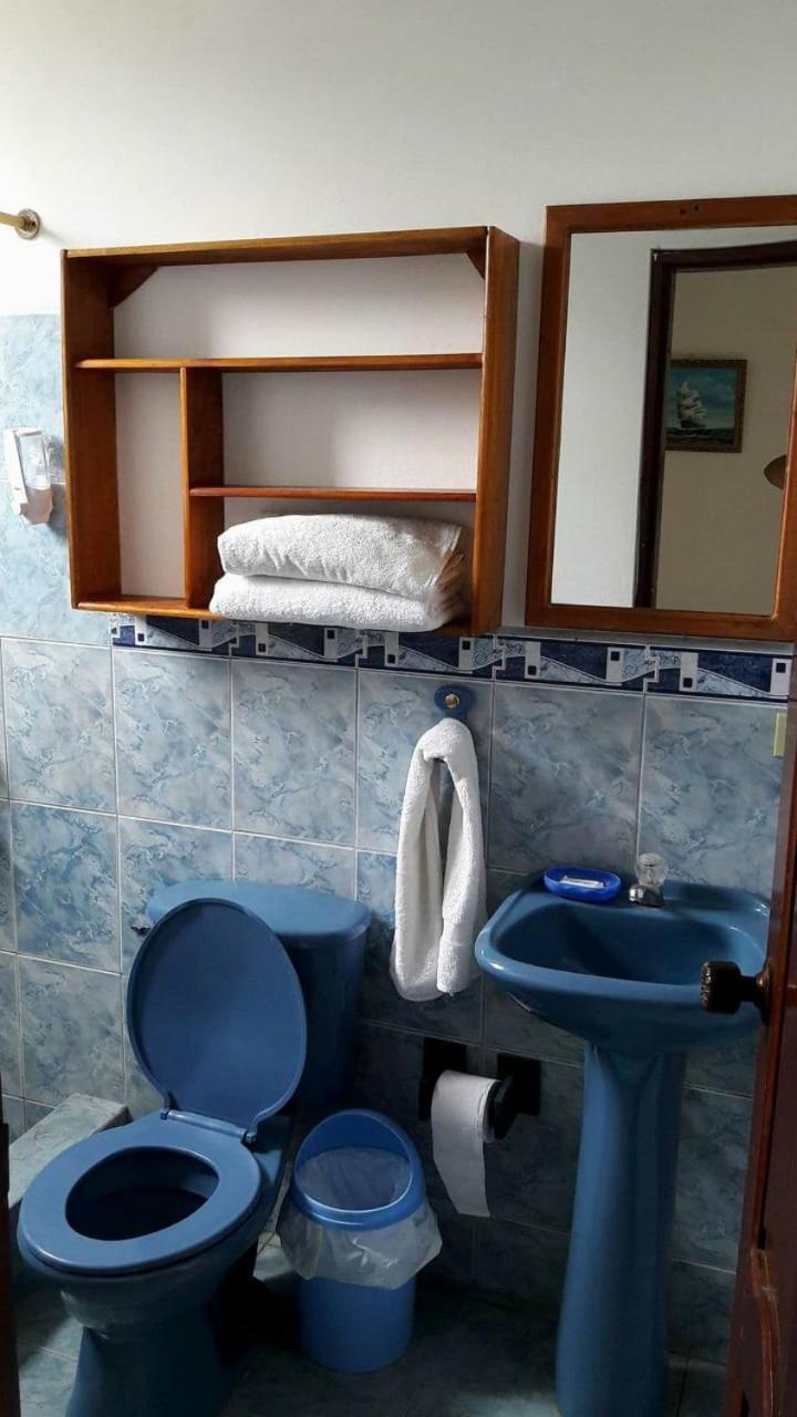 Hospedaje Sarita Puerto Villamil Exterior foto