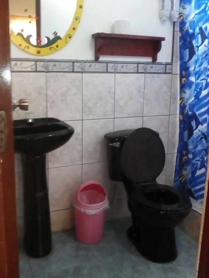 Hospedaje Sarita Puerto Villamil Exterior foto